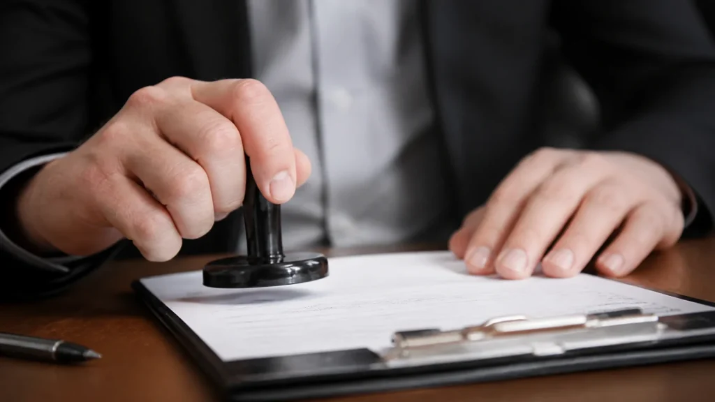 Quelles autorisations sont requises pour exercer une activité commerciale sur la voie publique ?